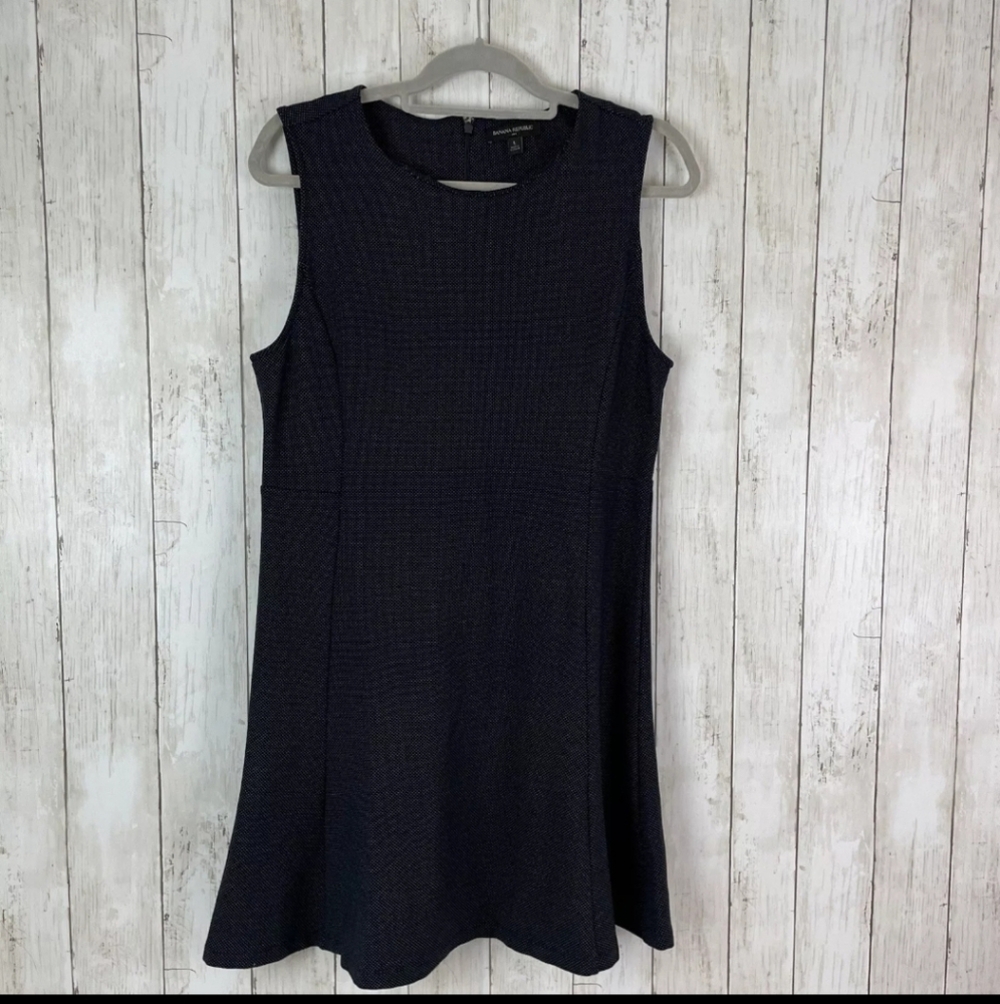 Banana Republic Fit & Flare Dress Sz L Navy Blue Sleeveless Tiny Polka Dots New
